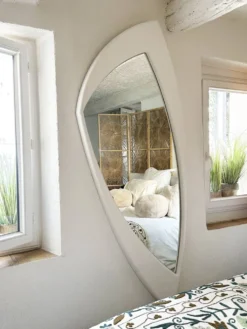 Miroir Space Age XXL en bois laqué, France années 1970