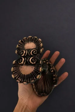 2 miroirs ronds alliage en cuivre, années 40-50
