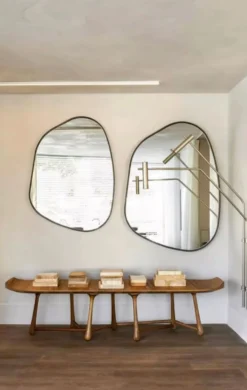 Miroir trapèze irrégulier organique laiton noir minimaliste 90x140cm
