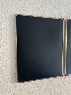 Miroir triptyque de barbier en simili cuir bleu, 1950
