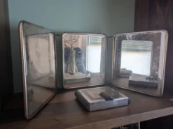 Miroir triptyque dit de barbier années 40 avec encadrement métal