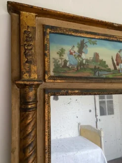 Miroir trumeau époque Restauration - Décor fixé sous verre