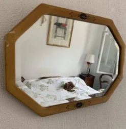 Miroir vintage 1930 Art Déco biseauté octogonal bois stuc - 66 x 45 cm