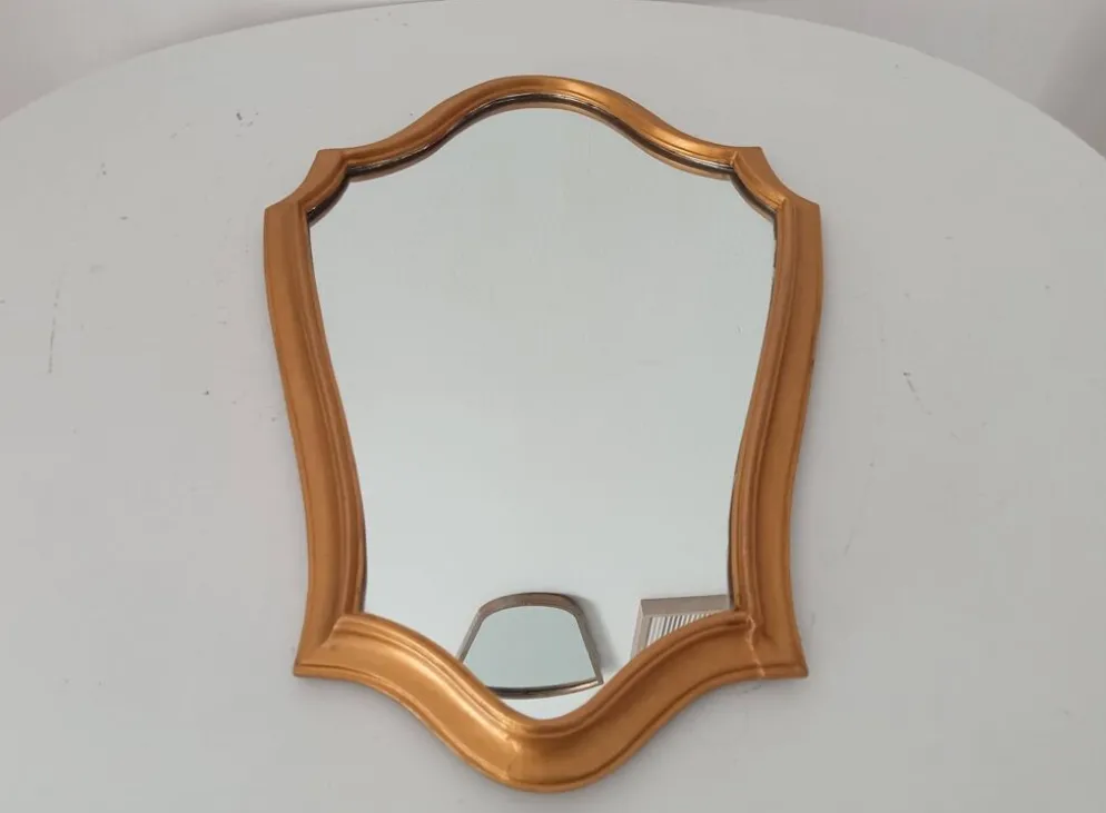 Miroir vintage baroque en bois doré