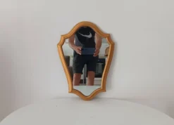 Miroir vintage baroque en bois doré