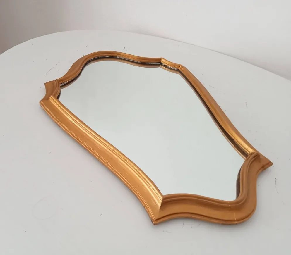 Miroir vintage baroque en bois doré
