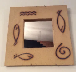 Miroir vintage des années 70-80 en béton signé - 30x30cm
