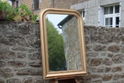 Miroir vintage en bois doré champagne – style Louis-Philippe – 86 × 62 cm
