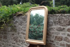 Miroir vintage en bois doré champagne – style Louis-Philippe – 86 × 62 cm