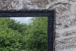 Miroir vintage en bois et stuc bleu nuit patiné doré – style baroque – 51 ×