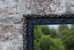 Miroir vintage en bois et stuc bleu nuit patiné doré – style baroque – 51 ×