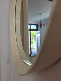 Miroir vintage en bois laqué
