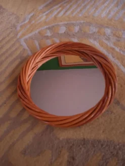 Miroir vintage en rotin