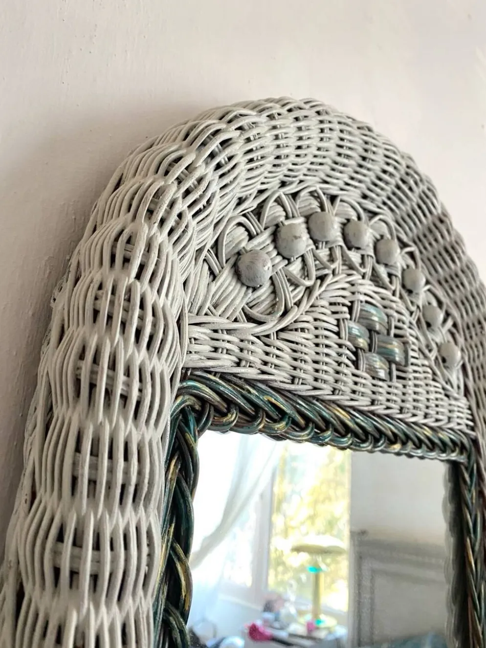 Miroir vintage en rotin tressé