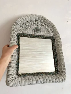 Miroir vintage en rotin tressé