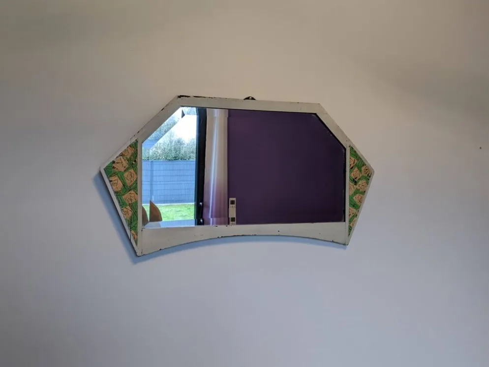 Miroir vintage géométrique à décor floral – bois peint patiné – 79 cm