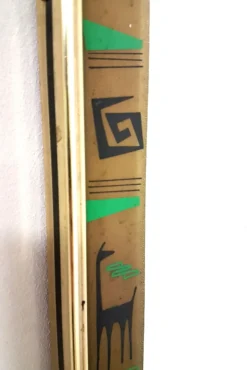 Mirror with a graphic decoration