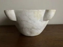 Mortier 19e néo classique en marbre blanc XXL