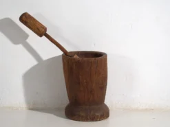 Mortier et pilon anciens de style wabi-sabi (c.1920) #1