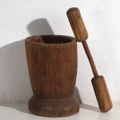 Mortier et pilon anciens de style wabi-sabi (c.1920) #1