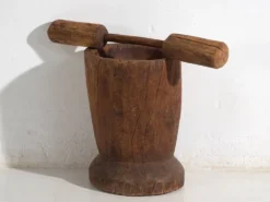 Mortier et pilon anciens de style wabi-sabi (c.1920) #1