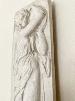 Moule en plâtre, « porteuse d’eau » de Jean Goujon