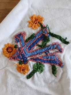 Nappe ancienne brodée