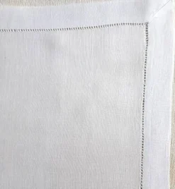 nappe ancienne en voile de lin brodée 135x135 cm