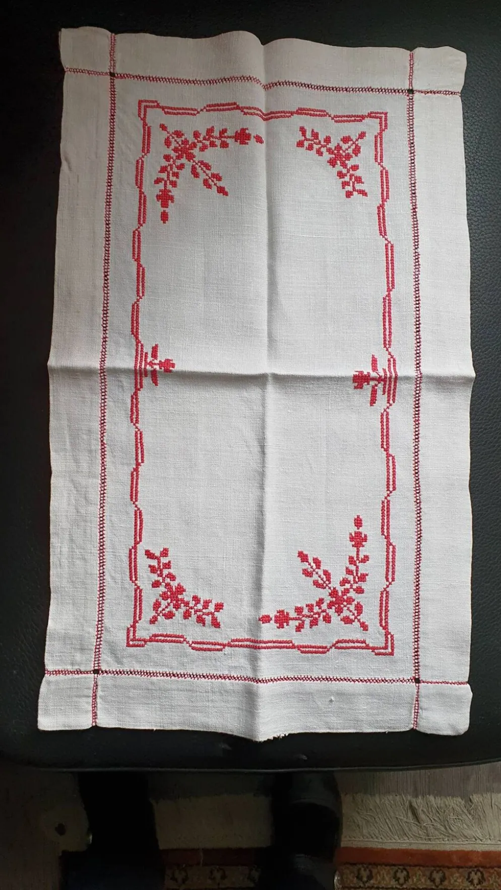 Nappe brodée ancienne