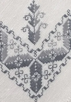 Nappe brodée avec 12 serviettes assorties