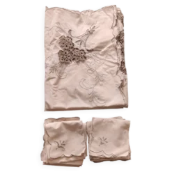 Nappe brodée et ses 12 serviettes