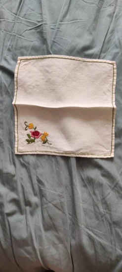 Nappe brodée main et ses six serviettes