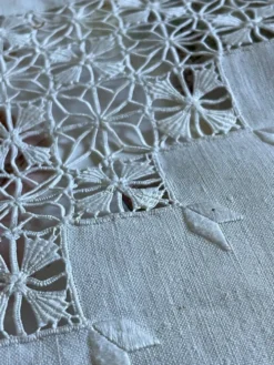 Nappe broderie Richelieu