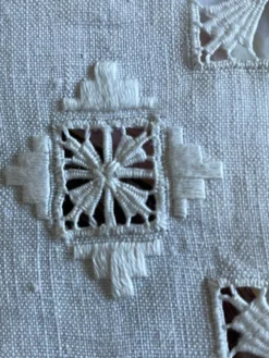 Nappe broderie Richelieu
