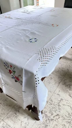 Nappe brodée + 12 Serviettes vintage