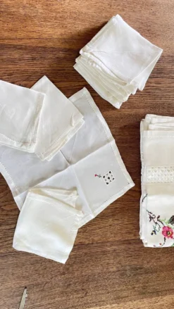 Nappe brodée + 12 Serviettes vintage