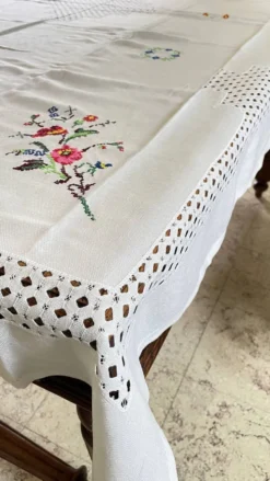 Nappe brodée + 12 Serviettes vintage