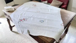 Nappe brodée + 12 Serviettes vintage