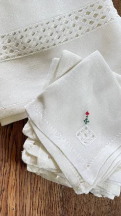 Nappe brodée + 12 Serviettes vintage