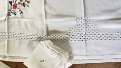 Nappe brodée + 12 Serviettes vintage