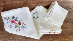 Nappe brodée + 12 Serviettes vintage