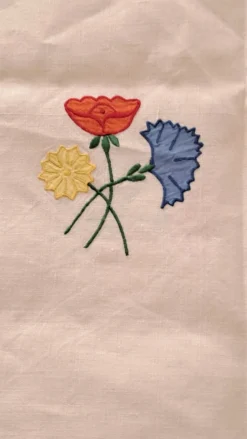 Nappe carrée vintage en lin brodée main à motifs floraux — Années 50/6