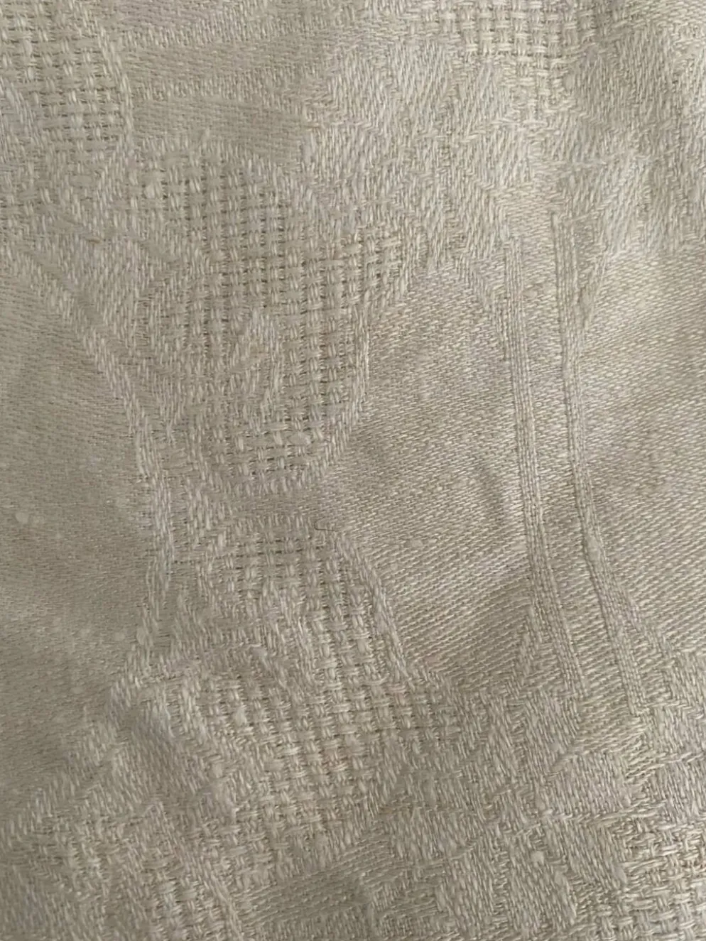 Nappe coton damassé fleuri monogramme central AC.