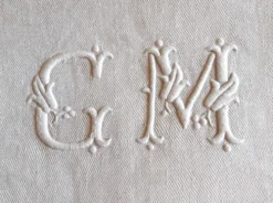 Nappe damassée monogrammée GM , 1m55 x 2m90