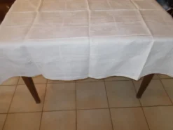 Nappe damassée 130 x 135