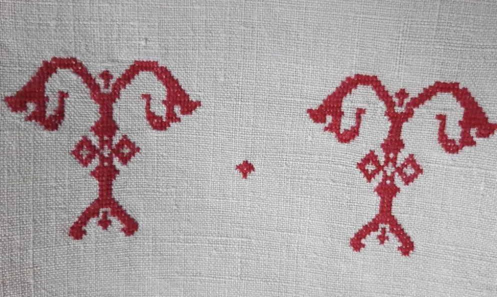 Nappe de campagne monogrammée tt en rouge