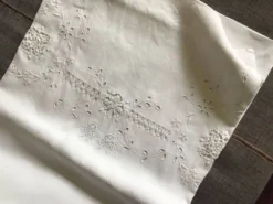 Nappe de réception en lin blanc BR 2mx2m10