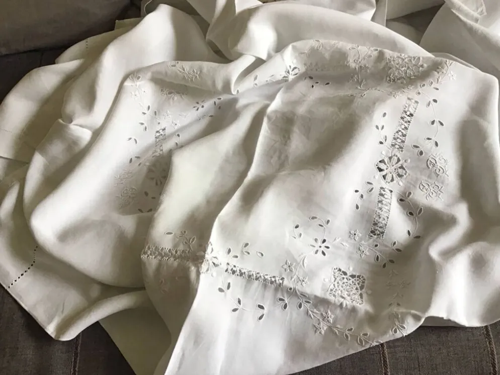 Nappe de réception en lin blanc BR 2mx2m10