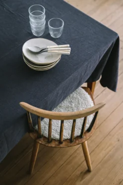 Nappe en lin lavé bleu caviar