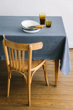 Nappe en lin lavé bleu salé